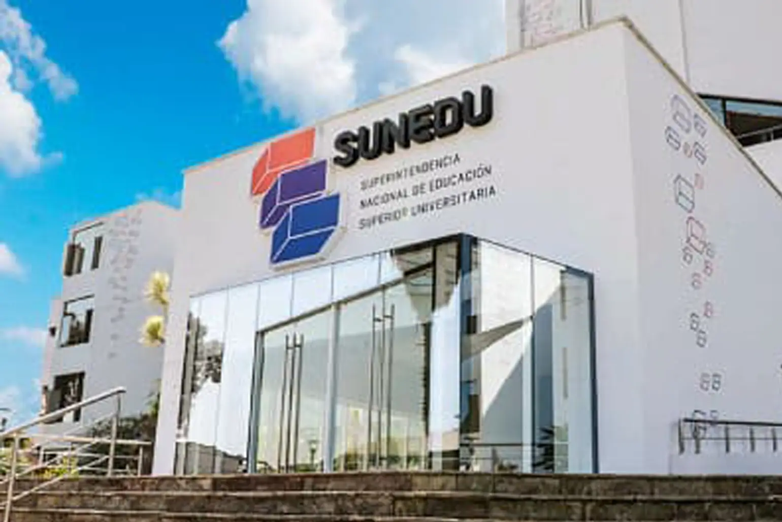Universidad Licenciada.