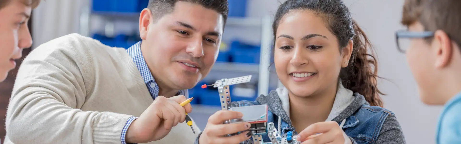 Facultad de<br> Ciencias e Ingeniería